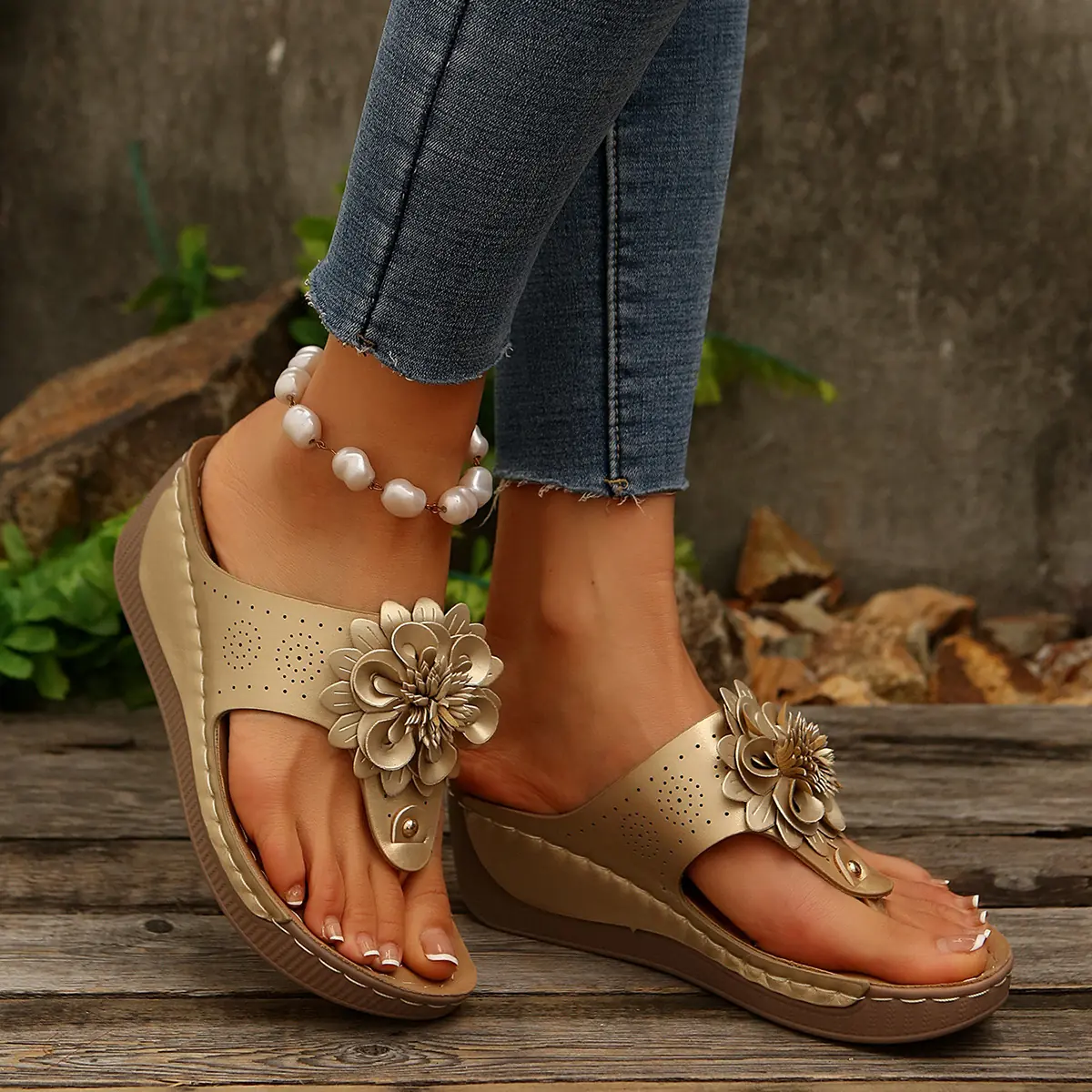 Tiara-Golden - Image 1