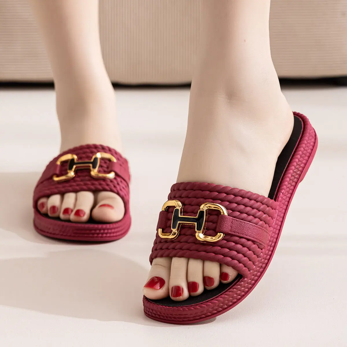 1688_image_share_8f2f9d3901cc365edfb9754d8b2b857f Crochet-Maroon - Image 1