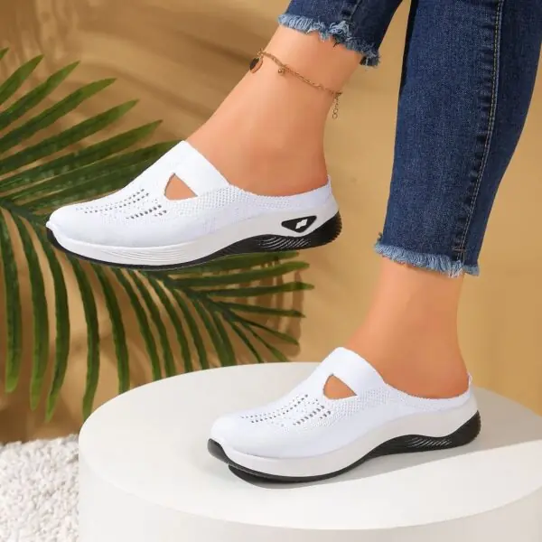 Flaky Walk-White